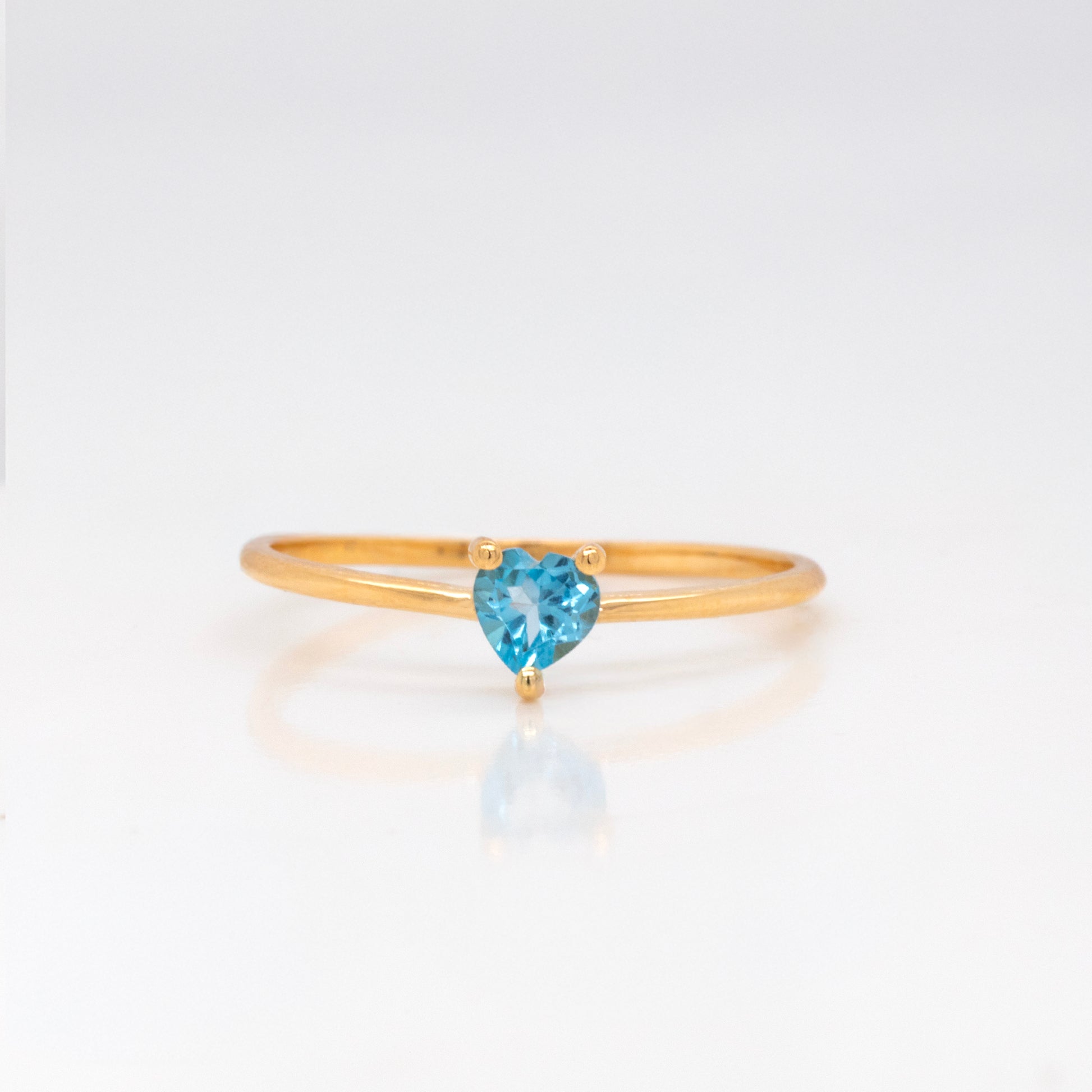 18K Yellow Gold Blue Topaz Heart Ring