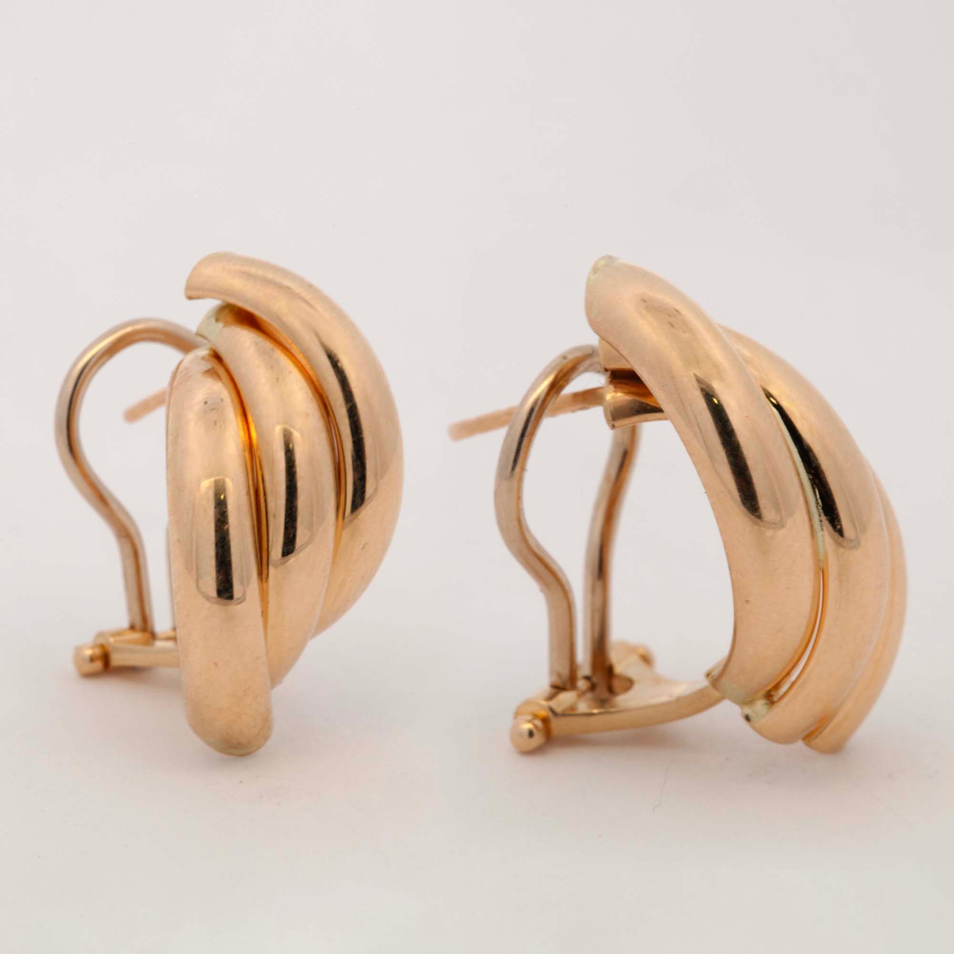 14K Yellow Gold Triple Curved Line Stud Earring